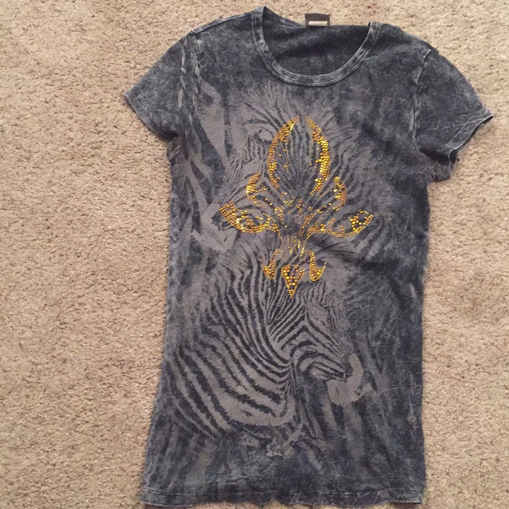 Lady’s tee shirt